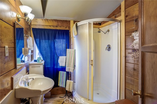 Detail Gallery Image 27 of 61 For 937 Cameron Dr, Big Bear Lake,  CA 92315 - 2 Beds | 1/1 Baths