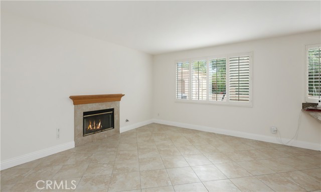 43 Declaration Place, Irvine CA: https://media.crmls.org/medias/ebaaf90e-177a-4395-8185-054eb39abb16.jpg