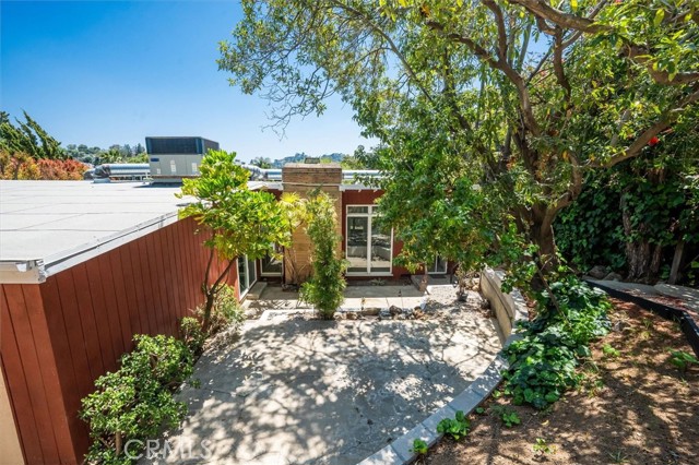 3288 Velma Drive, Los Angeles CA: https://media.crmls.org/medias/ebab1cc0-bcb9-4d65-8579-0ac54785f421.jpg