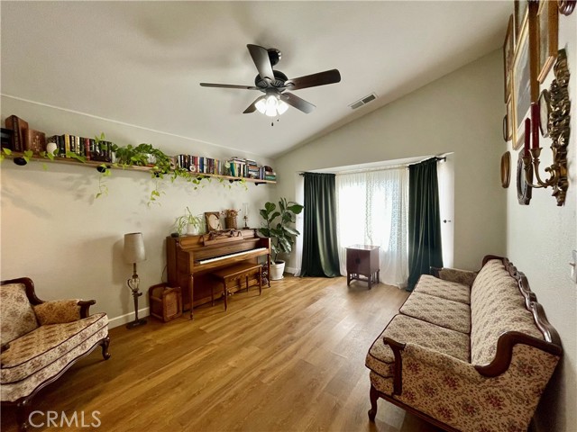 Detail Gallery Image 10 of 21 For 443 S Park, Kerman,  CA 93630 - 4 Beds | 2 Baths