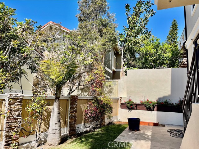 Detail Gallery Image 62 of 65 For 227 S Helberta Ave #B,  Redondo Beach,  CA 90277 - 4 Beds | 3/1 Baths