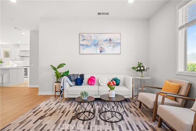 Detail Gallery Image 12 of 34 For 602 Catalonia, Lake Forest,  CA 92630 - 4 Beds | 4 Baths