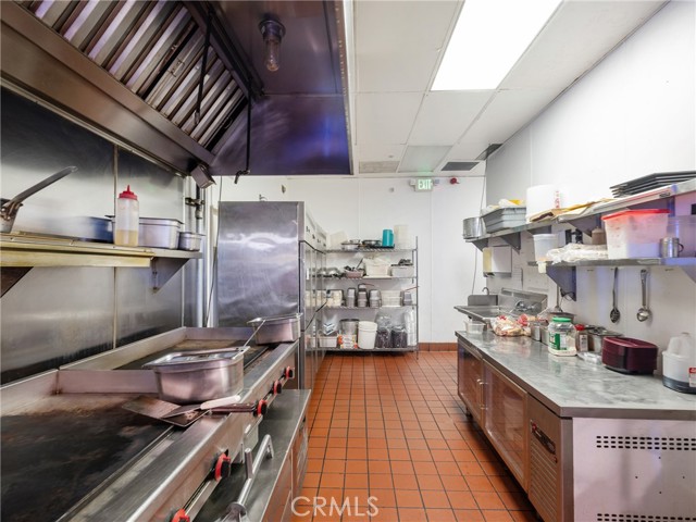 0 Manny's Reloaded, Victorville CA: https://media.crmls.org/medias/ebac98df-4ff9-492f-99c7-a669cec7481f.jpg