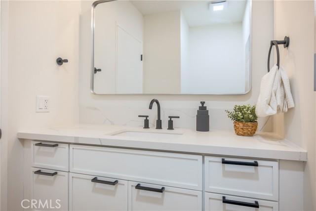 Detail Gallery Image 31 of 49 For 927 N Kings Rd #114,  West Hollywood,  CA 90069 - 1 Beds | 1/1 Baths