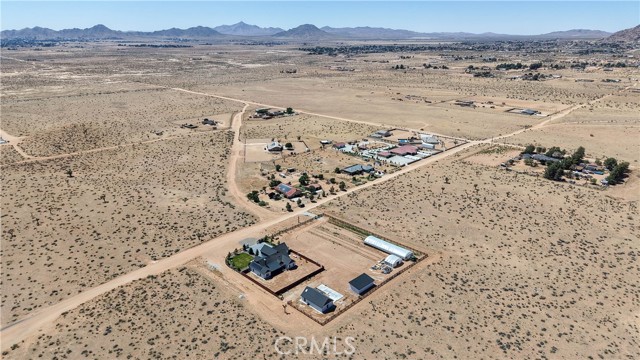 23670 Shirwaun, Apple Valley CA: https://media.crmls.org/medias/ebadb481-485a-41fc-a0aa-97781026488b.jpg
