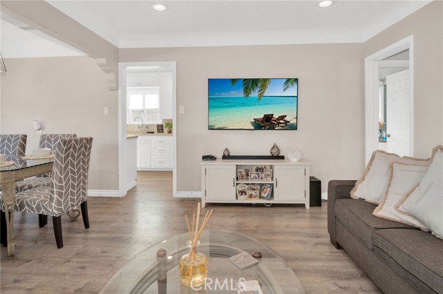 Detail Gallery Image 8 of 30 For 3341 Wisconsin Ave, South Gate,  CA 90280 - 3 Beds | 1 Baths