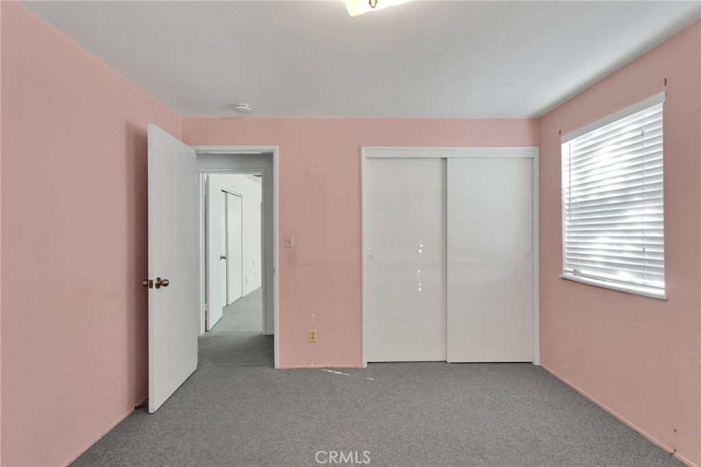 https://media.crmls.org/medias/ebae11a7-ff5b-4585-8f0a-22d7bcdf7be3.jpg?preset=X-Large