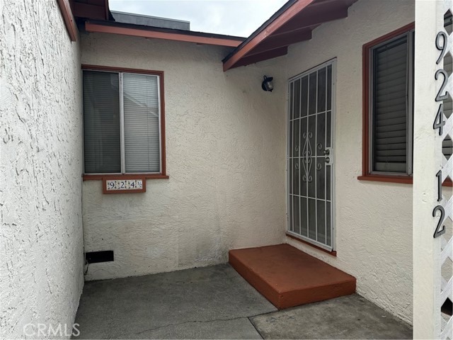 Detail Gallery Image 6 of 9 For 924 W Clark Ave, Burbank,  CA 91506 - – Beds | – Baths