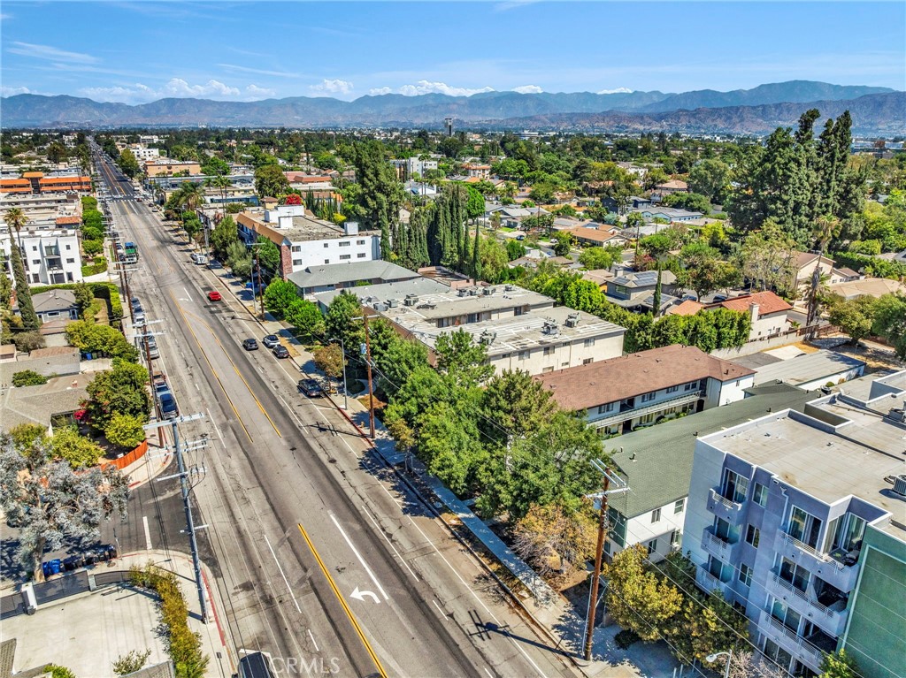 https://media.crmls.org/medias/ebae716a-bb7a-4a61-bdb9-d6dc0eb0e87e.jpg?preset=X-Large