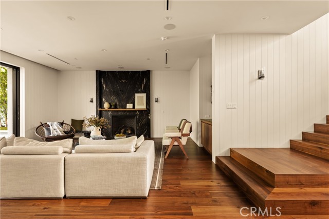 Detail Gallery Image 5 of 41 For 4930 Edgerton Ave, Encino,  CA 91436 - 5 Beds | 5/1 Baths