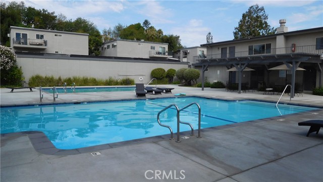 Detail Gallery Image 39 of 45 For 22030 Calvert St #3,  Woodland Hills,  CA 91367 - 2 Beds | 1 Baths