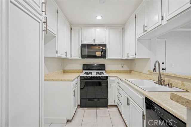 Detail Gallery Image 11 of 27 For 11162 Camarillo St #307,  –,  CA 91602 - 1 Beds | 1 Baths