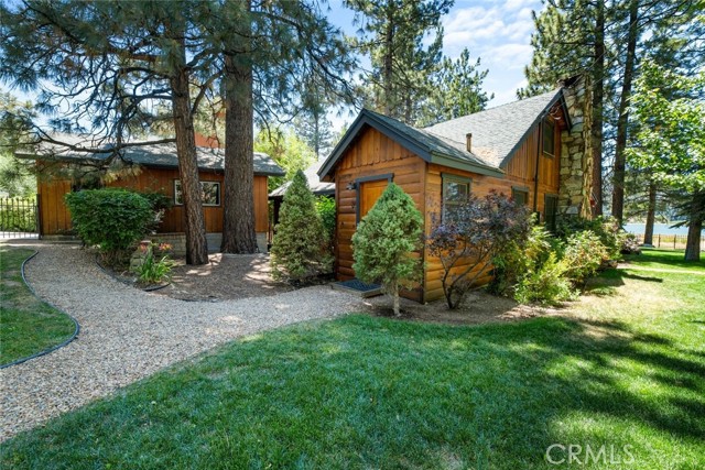 Detail Gallery Image 1 of 1 For 124 Lake Dr, Big Bear Lake,  CA 92315 - 2 Beds | 2 Baths