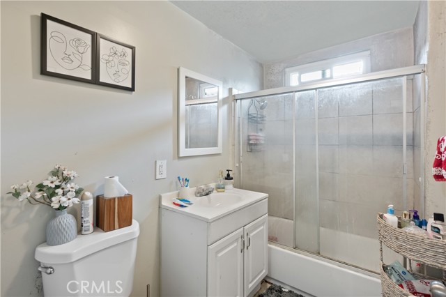 1115 E O Street, Wilmington (los Angeles), CA, 90744 1115 E O Street, Wilmington (los Angeles), CA, 90744