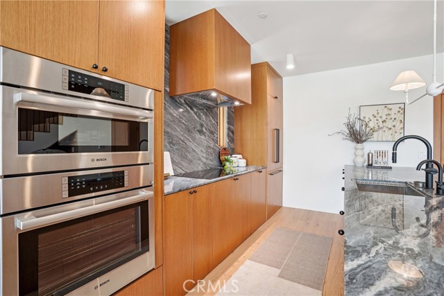 Image 24 of 66 For 647 Navy Street