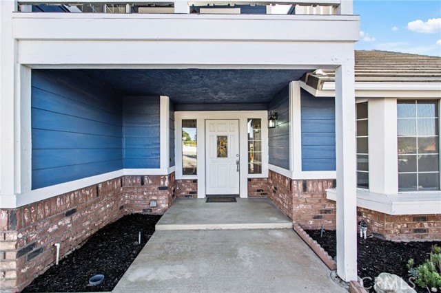 Detail Gallery Image 3 of 54 For 30471 Caliente Pl, Canyon Lake,  CA 92587 - 3 Beds | 2 Baths