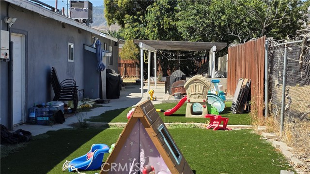 5793 Osbun Road, San Bernardino CA: https://media.crmls.org/medias/ebb39f7d-3ced-44e6-be21-10d475802002.jpg