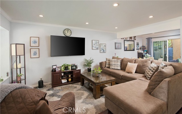 Detail Gallery Image 4 of 18 For 14924 Nordhoff St #12,  North Hills,  CA 91343 - 2 Beds | 1/1 Baths