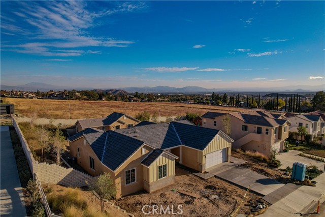 Detail Gallery Image 2 of 13 For 6925 N. Curtis Lane, San Bernardino,  CA 92407 - 5 Beds | 3/1 Baths