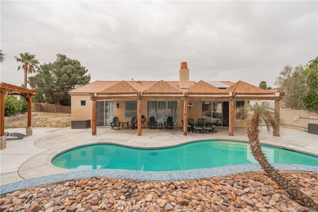 3450 Circulo San Sorren, Palm Springs CA: https://media.crmls.org/medias/ebb4b19a-95bb-4c46-82d5-ce87b222e316.jpg