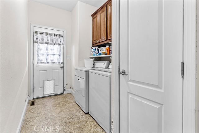 1565 Queen Way, Livingston CA: https://media.crmls.org/medias/ebb4e29a-cb24-4c91-9ac7-496267eb6774.jpg