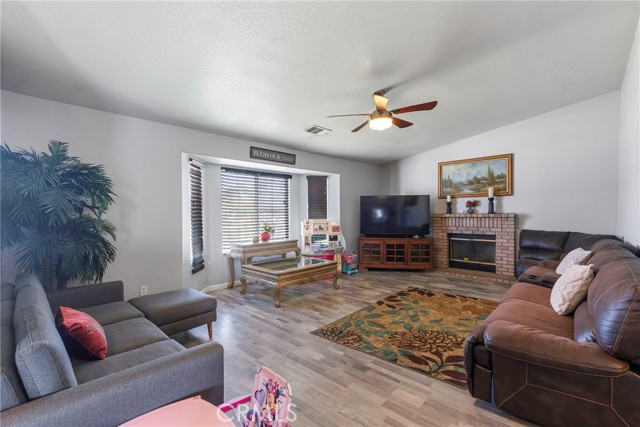 Detail Gallery Image 8 of 30 For 737 Concord Ct, Mc Farland,  CA 93250 - 3 Beds | 2 Baths