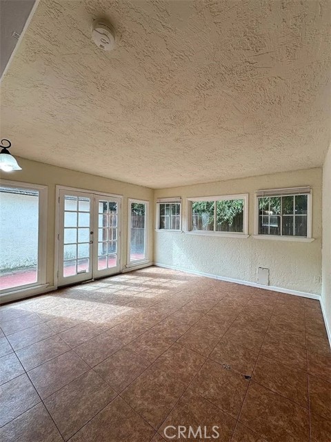 Detail Gallery Image 10 of 17 For 3000 Verdant Ct, Bakersfield,  CA 93309 - 3 Beds | 2 Baths