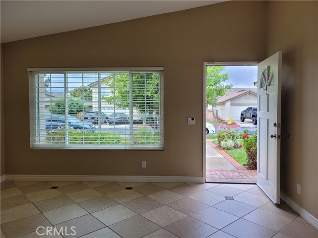 Detail Gallery Image 7 of 37 For 775 Falcon View, Upland,  CA 91784 - 3 Beds | 2 Baths