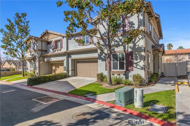 Detail Gallery Image 2 of 35 For 22350 Blue Lupine, Grand Terrace,  CA 92313 - 3 Beds | 2/1 Baths