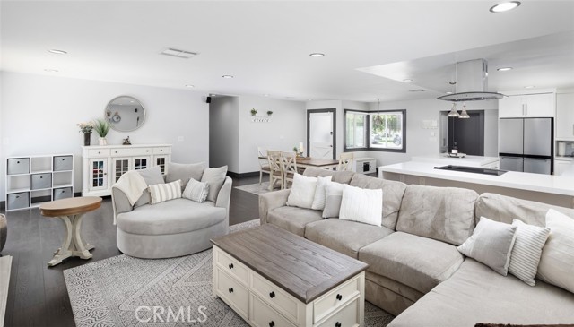 1055 N Mallard St., Orange CA: https://media.crmls.org/medias/ebb77db0-ed91-452f-87e1-9b08ca8d82cd.jpg