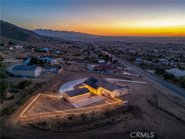 Detail Gallery Image 5 of 43 For 23053 Roundup Way, Apple Valley,  CA 92308 - 3 Beds | 2/1 Baths