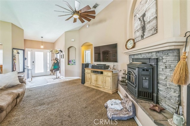 Detail Gallery Image 10 of 30 For 15248 Wildflower Ln, Helendale,  CA 92342 - 3 Beds | 2 Baths