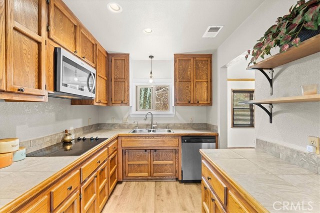 Detail Gallery Image 16 of 35 For 26601 Big Pines, Wrightwood,  CA 92397 - 3 Beds | 2/1 Baths