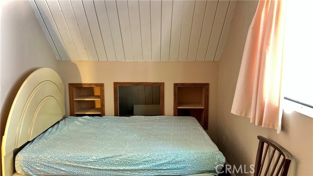 Detail Gallery Image 10 of 28 For 1241 Bear Springs Rd, Rimforest,  CA 92378 - 3 Beds | 1/1 Baths