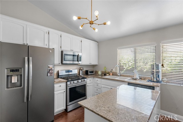 5463 Newcastle Avenue, Encino CA: https://media.crmls.org/medias/ebb8cfac-5f1f-46b4-9849-91979c29d411.jpg