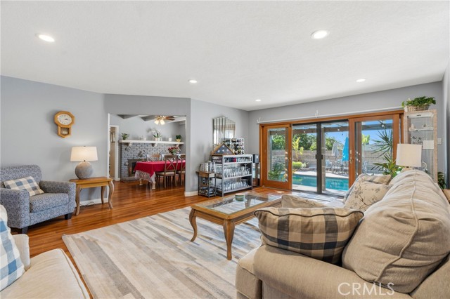 Detail Gallery Image 5 of 54 For 901 S Glenview, West Covina,  CA 91791 - 4 Beds | 2 Baths