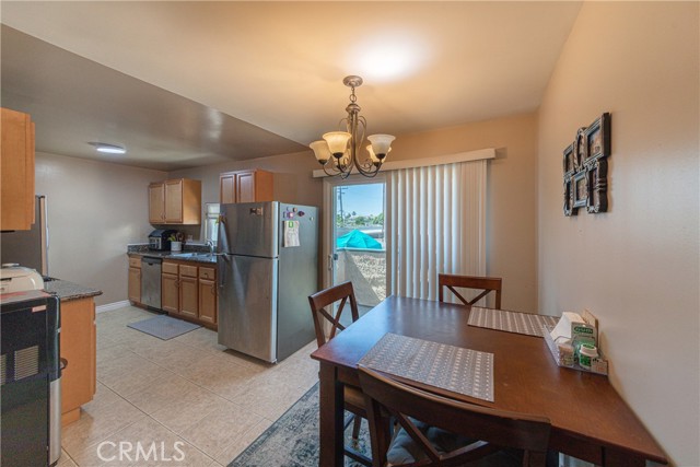 Detail Gallery Image 4 of 12 For 715 S Webster Ave #14,  Anaheim,  CA 92804 - 2 Beds | 2 Baths