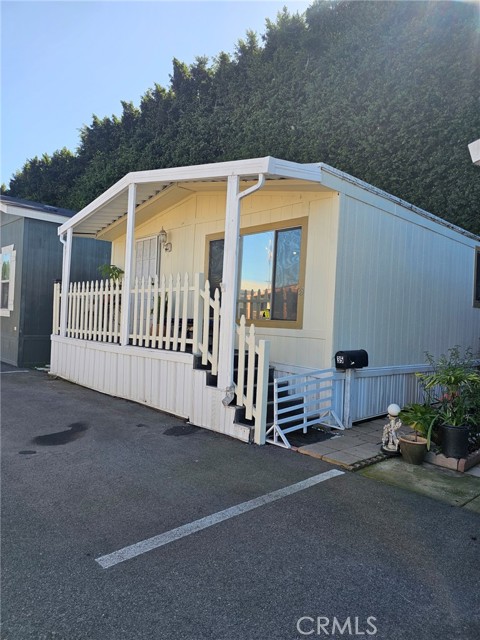 Detail Gallery Image 4 of 28 For 8600 Contreras Street #35,  Paramount,  CA 90723 - 2 Beds | 2 Baths