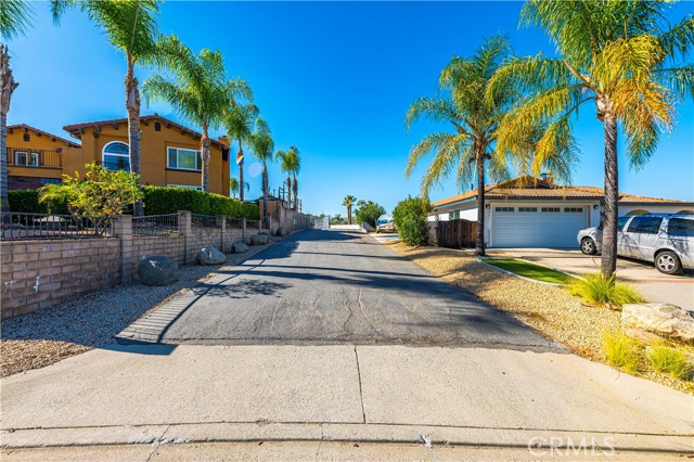 Detail Gallery Image 1 of 56 For 22475 Loch Lomond Dr, Canyon Lake,  CA 92587 - 3 Beds | 2/1 Baths