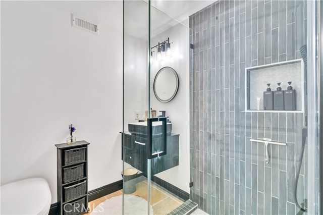 Detail Gallery Image 16 of 44 For 5067 Arundel Drive, Woodland Hills,  CA 91364 - 5 Beds | 4/1 Baths