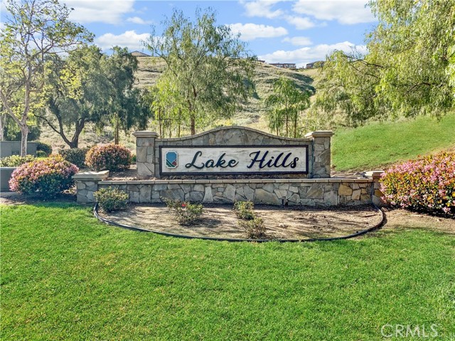17015 Knollbrook Place, Riverside CA: https://media.crmls.org/medias/ebbaad0c-19fb-48ef-85f7-d9e3e506dee4.jpg