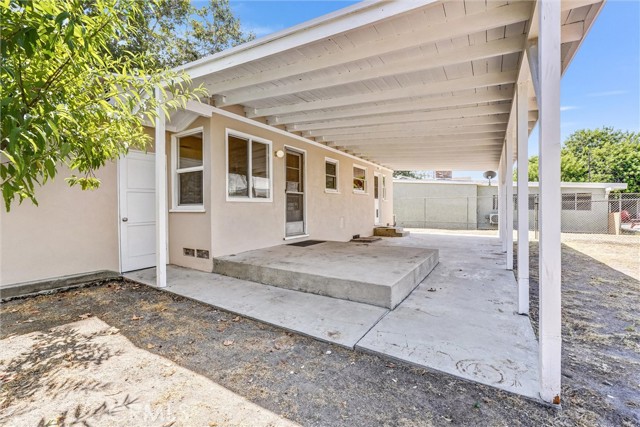 7607 Greg Avenue, Sun Valley CA: https://media.crmls.org/medias/ebbae9eb-d5f0-464d-a614-101e3bc34d95.jpg
