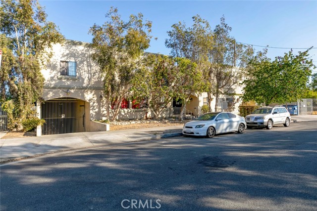 10894 Olinda Street, Sun Valley CA: https://media.crmls.org/medias/ebbb02ed-d9ac-4579-9ef9-455f5718f5d4.jpg
