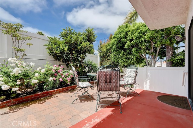 708 Beryl Street, Redondo Beach, California 90277, 3 Bedrooms Bedrooms, ,3 BathroomsBathrooms,Residential,Sold,Beryl,SB22155617