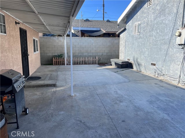 1222 E 103rd Street, Los Angeles CA: https://media.crmls.org/medias/ebbbe6e8-4dff-400e-8782-e3bd865dd645.jpg