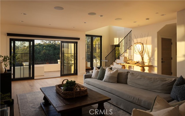 Detail Gallery Image 11 of 48 For 305 W Avenida Gaviota, San Clemente,  CA 92672 - 4 Beds | 4/1 Baths