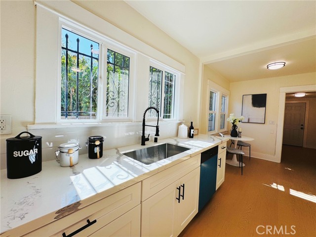 Detail Gallery Image 16 of 22 For 4715 5th Ave, Los Angeles,  CA 90043 - 4 Beds | 2 Baths