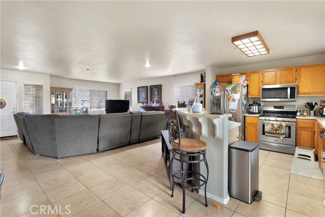 Detail Gallery Image 10 of 26 For 15827 Mariposa Dr, Fontana,  CA 92336 - 3 Beds | 2 Baths