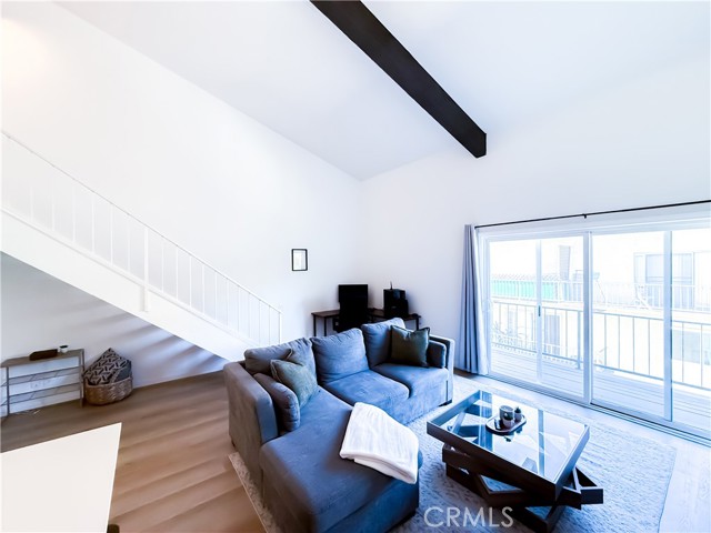 Detail Gallery Image 7 of 25 For 5460 White Oak Ave #C338,  Encino,  CA 91316 - 1 Beds | 1 Baths
