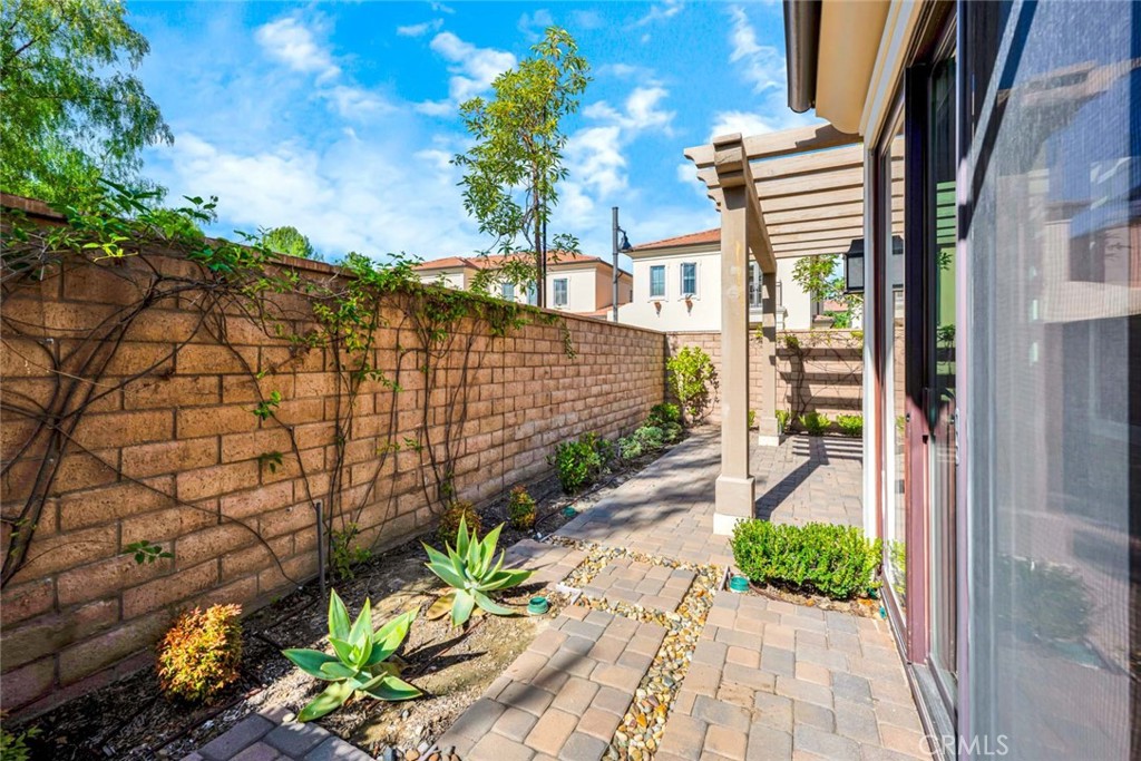 MLS #OC25248388 image #38